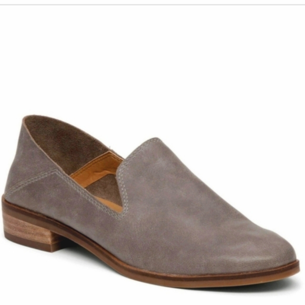 LIKE NEW Lucky Brand Cahill Leather Flat in Open Grey Size 8.5